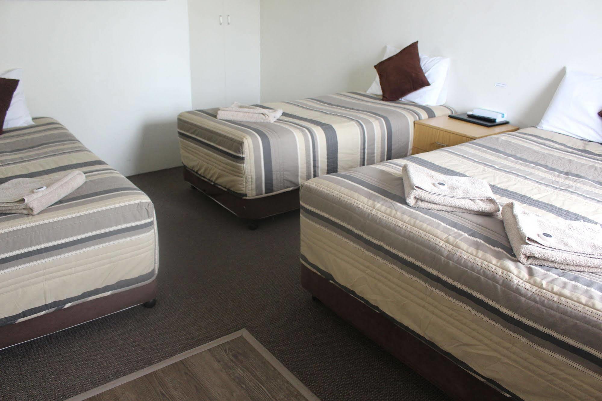 Centrepoint Motel Dubbo Buitenkant foto