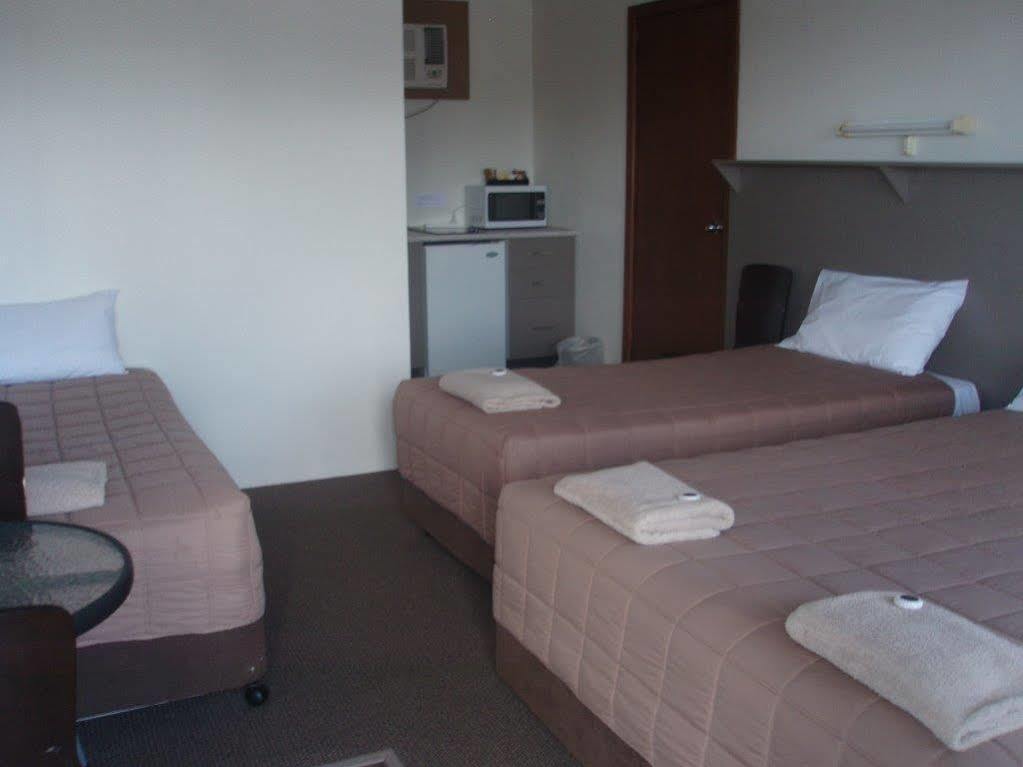 Centrepoint Motel Dubbo Buitenkant foto