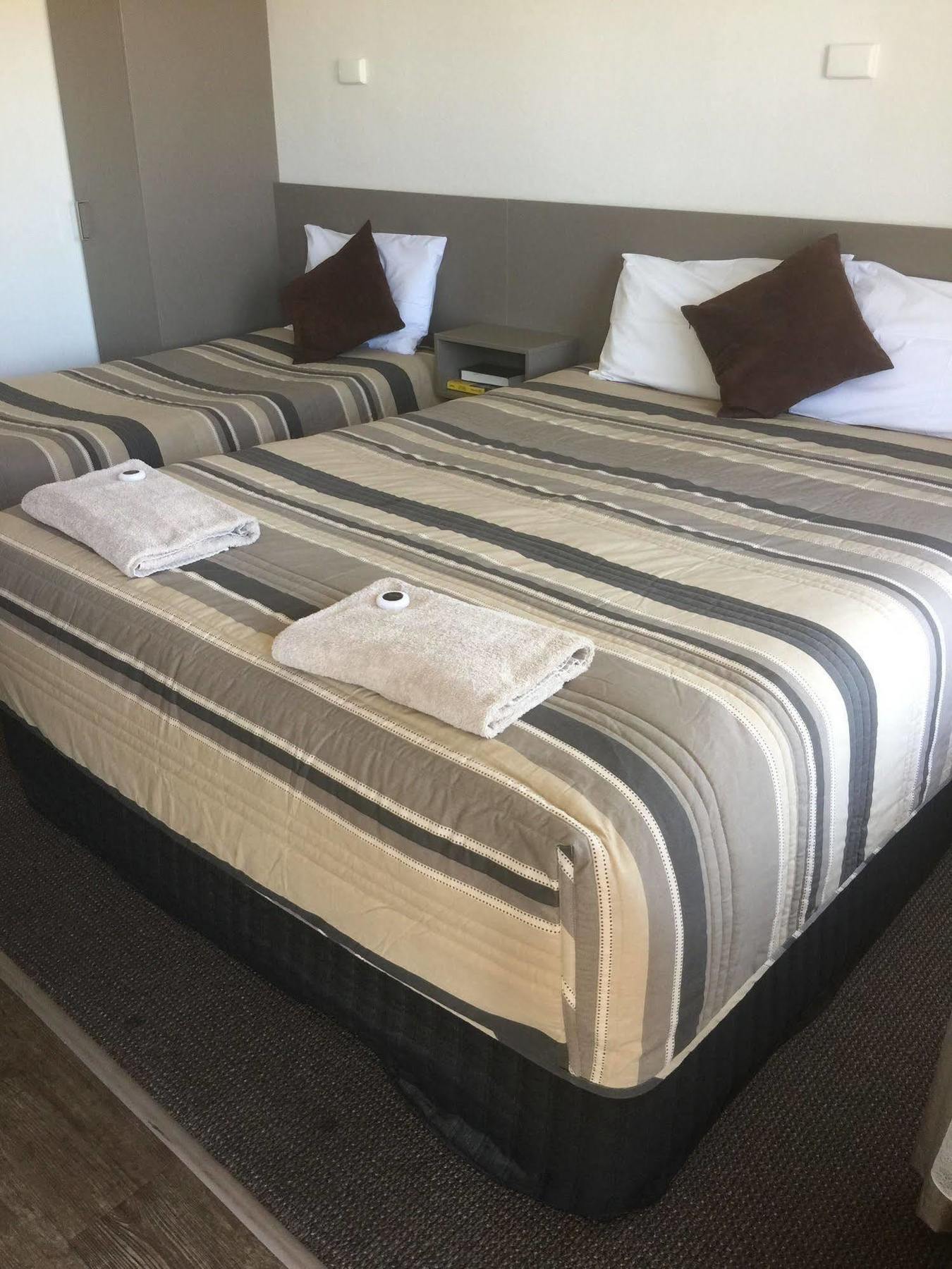 Centrepoint Motel Dubbo Buitenkant foto
