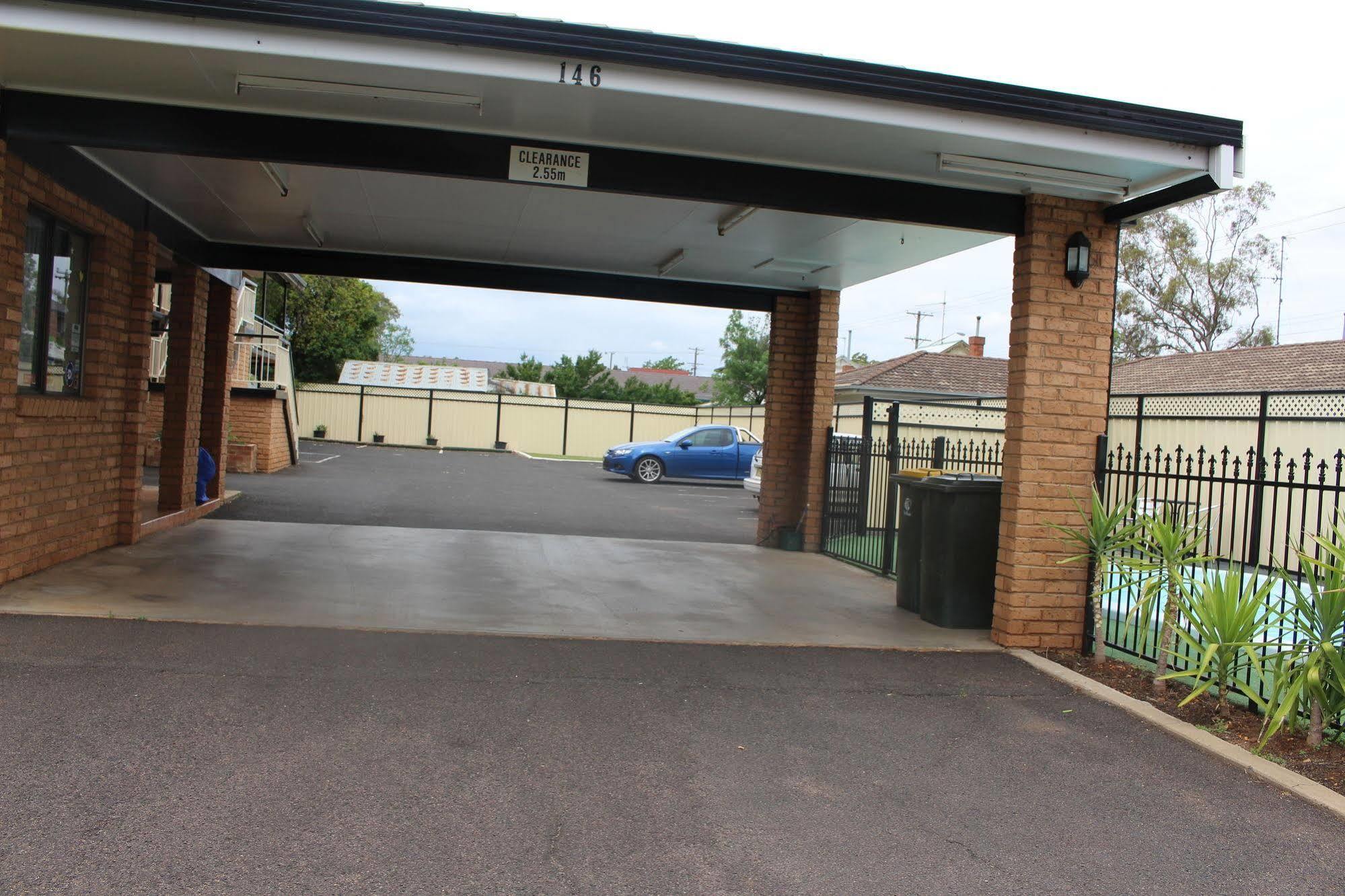 Centrepoint Motel Dubbo Buitenkant foto